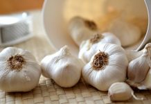 Наместо да купувате, засадете си сами лук (ВИДЕО)