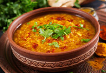 Медитеранска супа со леќа и домати