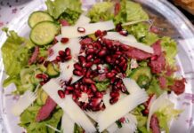 Јаготка на шлагот, а калинка на салатата